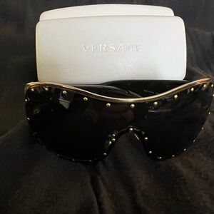 Authentic VERSACE Sunglasses Black Gold 2129B